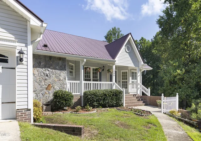 Photo 4 of Single family home for sale at 1046 Ponderosa Trl, Cameron, NC 28326 | MLS# 10139548 | Listing updated on 2026-08-20