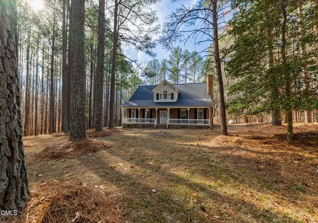 Photo 4 of Sale Pending at 892 Franklin Ln, Henderson, NC 27537 | MLS# 10138254 | Listing updated on 2026-09-27