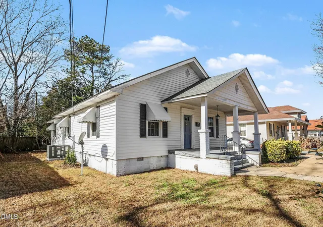 Photo 2 of Single family home for sale at 406 S 16th Street, Erwin, NC 28339 | MLS# 10138702 | Listing updated on 2026-08-29