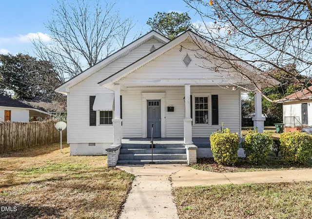 Photo 3 of Single family home for sale at 406 S 16th Street, Erwin, NC 28339 | MLS# 10138702 | Listing updated on 2026-08-29