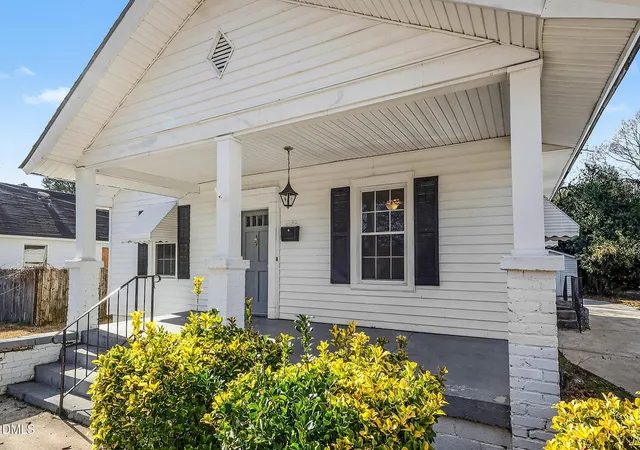Photo 4 of Single family home for sale at 406 S 16th Street, Erwin, NC 28339 | MLS# 10138702 | Listing updated on 2026-08-29