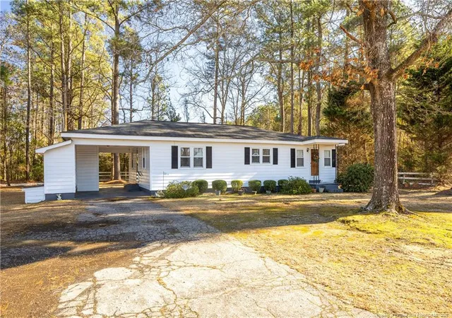 Homes for sale in Autryville, NC | 2907 Siversten Rd, Autryville, NC 28318 | MLS# 755007