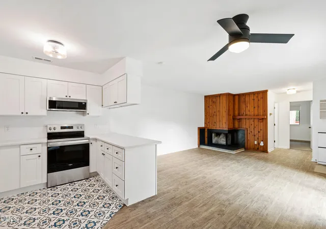 Photo 4 of Condominium at 249 Summerwalk Cir, Chapel Hill, NC 27517 | MLS# 10138925 | | Sold on 2026-05-14