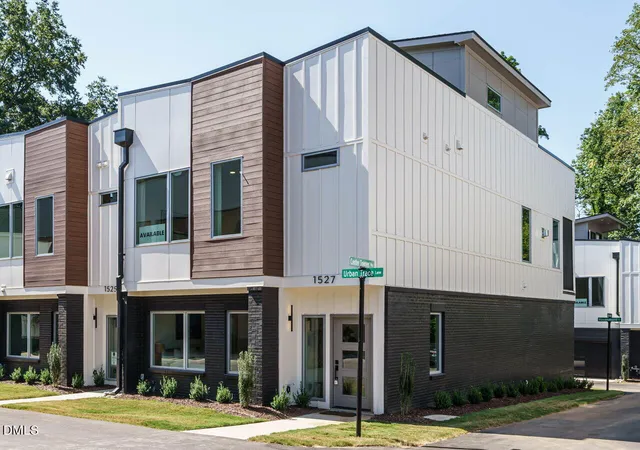 2nd image of 1527 Urban Trace Ln, Raleigh, NC 27608 | MLS# 10139153