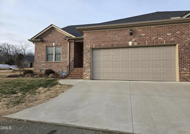 Homes for sale in Mebane, NC | 933 Arrowhead Ct, Mebane, NC 27302 | MLS# 10139282