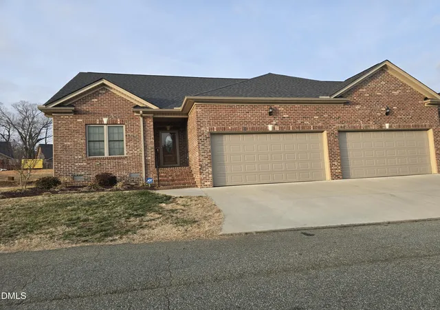 Homes for sale in Mebane, NC | 933 Arrowhead Ct, Mebane, NC 27302 | MLS# 10139282