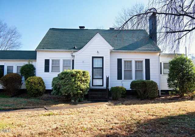 Homes for sale in Graham, NC | 1146 Rogers Rd, Graham, NC 27253 | MLS# 10141879