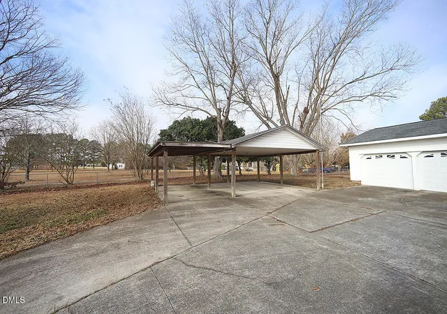 2nd image of 2582 Bakers Chapel Rd, Smithfield, NC 27577 | MLS# 10139857