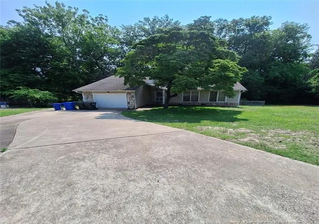 2nd image of 1103 Lake Mont Ct, Fayetteville, NC 28311 | MLS# 755434