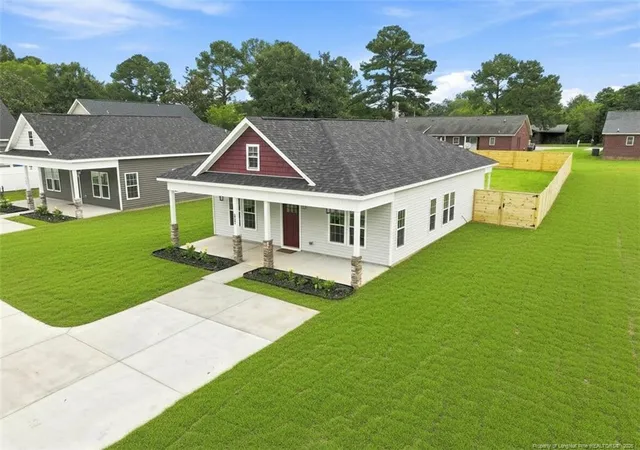 Photo 4 of Sale Pending at 802 Holmes St, Clinton, NC 28328 | MLS# 755341 | Listing updated on 2026-09-21