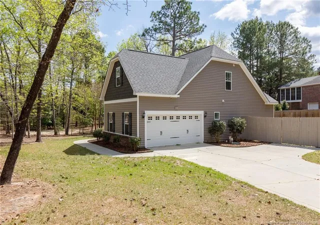 Homes for sale in Pinehurst, NC | 600 Burning Tree Rd, Pinehurst, NC 28374 | MLS# 755555