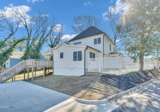 Photo 4 of Single family home for sale at 701 Eva St, Durham, NC 27701 | MLS# 10141622 | Listing updated on 2026-08-29