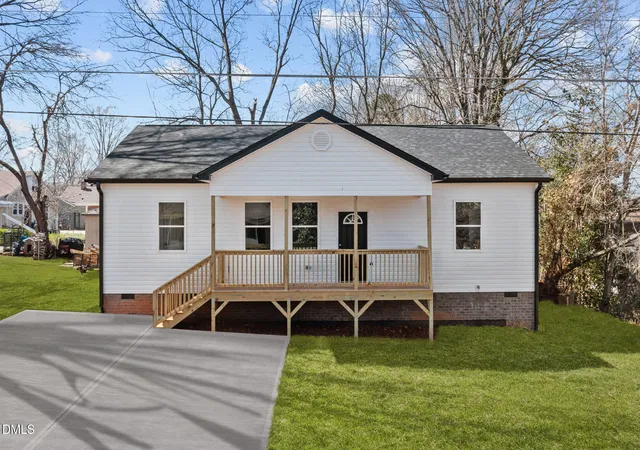 1st image of 704 North St, Graham, NC 27253 | MLS# 10140447