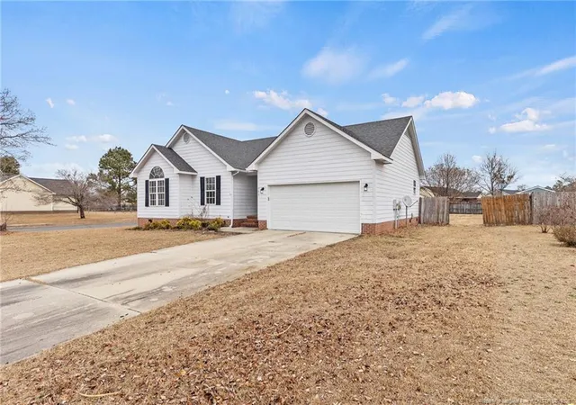 Photo 2 of Single family home for sale at 301 Stonewall St, Raeford, NC 28376 | MLS# 755583 | Listing updated on 2026-07-18