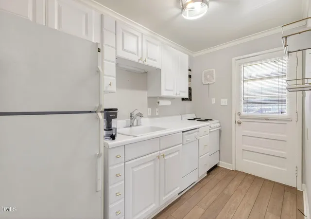 4th image of 827 Daniels, Raleigh, NC 27605