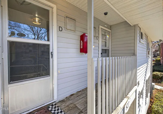 3rd image of 827 Daniels, Raleigh, NC 27605