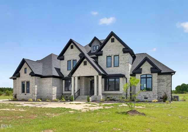Photo 4 of Single family home for sale at 102 Stonewood Pl, Goldsboro, NC 27530 | MLS# 10145703 | Listing updated on 2026-09-18