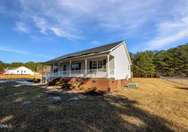 Homes for sale in Clayton, NC | 165 Sommerset Dr, Clayton, NC 27520 | MLS# 10140787