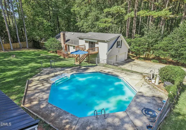Photo 1 of Single family home for sale at 2004 Spring Valley Dr, Clayton, NC 27520 | MLS# 10141108 | Listing updated on 2026-07-18