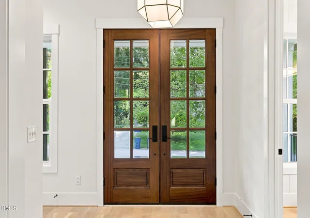 Photo 4 of Single family home for sale at 5308 Parkwood Dr, Raleigh, NC 27612 | MLS# 10140936 | Listing updated on 2026-09-21