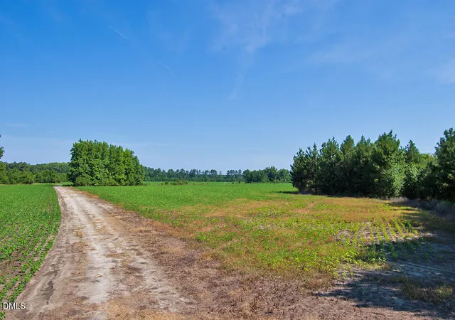 Photo 3 of House for sale at 1 Nc Hwy 33, Tarboro, NC 27886 | MLS# 10140896 | Listing updated on 2026-09-16