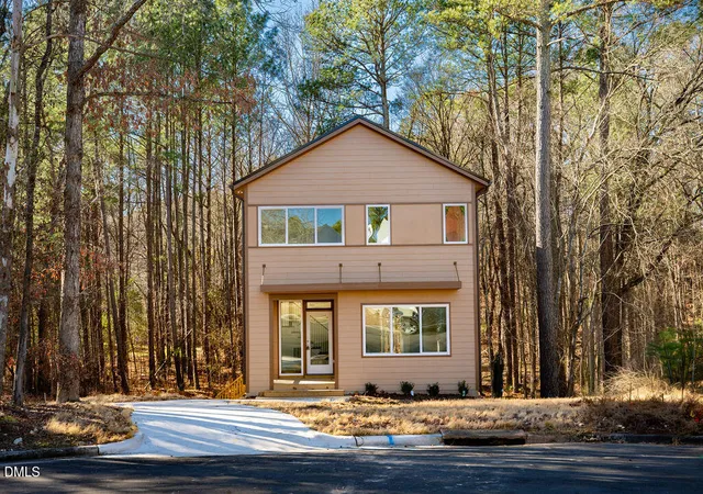 Photo 1 of Sale Pending at 7 Mercury Ct, Durham, NC 27703 | MLS# 10141648 | Listing updated on 2026-07-31