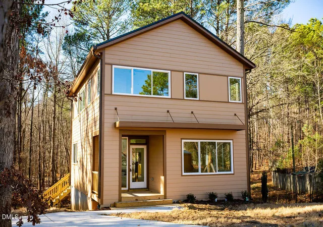 Photo 2 of Sale Pending at 7 Mercury Ct, Durham, NC 27703 | MLS# 10141648 | Listing updated on 2026-07-31