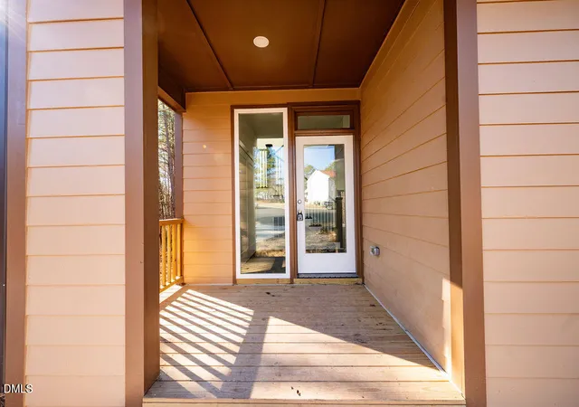 Photo 3 of Sale Pending at 7 Mercury Ct, Durham, NC 27703 | MLS# 10141648 | Listing updated on 2026-07-31