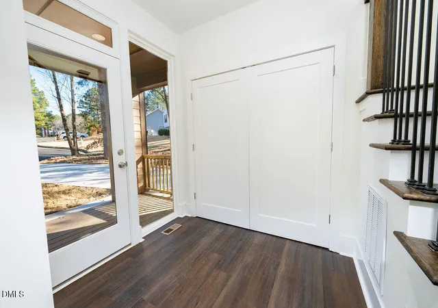 Photo 4 of Sale Pending at 7 Mercury Ct, Durham, NC 27703 | MLS# 10141648 | Listing updated on 2026-07-31