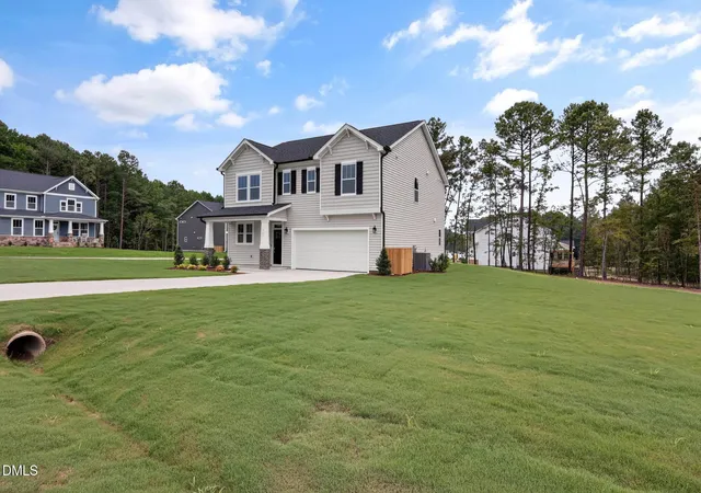 Photo 3 of Single family home for sale at 143 Eagle Rock Dr, Lillington, NC 27546 | MLS# 10141533 | Listing updated on 2026-09-04