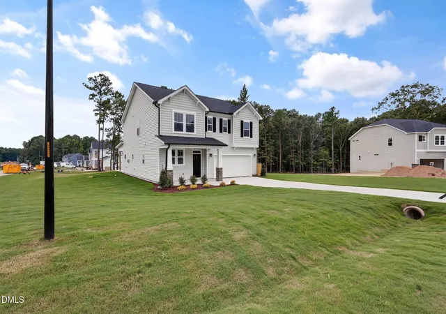 Photo 4 of Single family home for sale at 143 Eagle Rock Dr, Lillington, NC 27546 | MLS# 10141533 | Listing updated on 2026-09-04