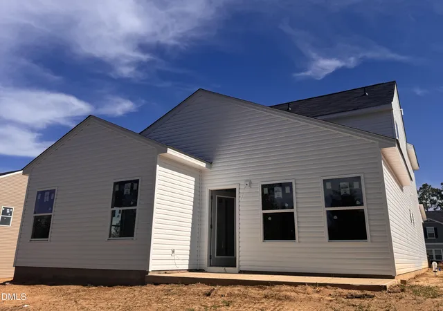 Photo 4 of Single family home for sale at 75 Colorado Ct, Spring Lake, NC 28390 | MLS# 10141636 | Listing updated on 2026-09-05