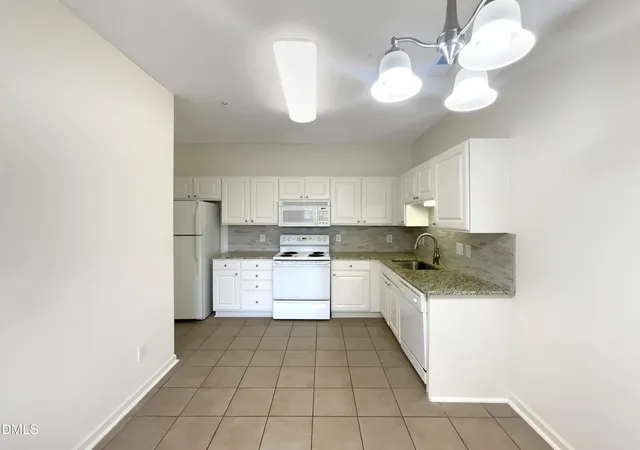 Homes for sale in Raleigh, NC | 2501 Huntscroft Ln #203, Raleigh, NC 27617 | MLS# 10141592