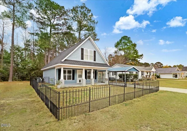 Homes for sale in Elizabethtown, NC | 51 Birch St, Elizabethtown, NC 28337 | MLS# 10141890