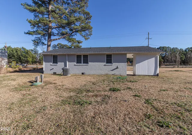 Homes for sale in Mount Olive, NC | 101 W Pine Forest Rd, Mount Olive, NC 28365 | MLS# 10141808