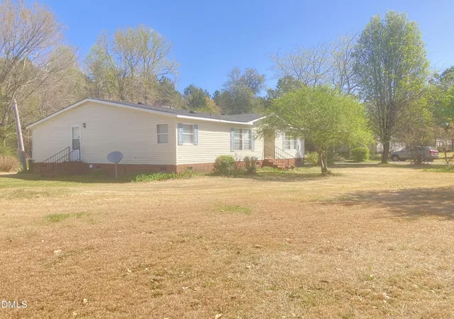 Photo 3 of Single family home for sale at 1586 Gum Swamp Church Rd, Greenville, NC 27834 | MLS# 10157727 | Listing updated on 2026-09-08