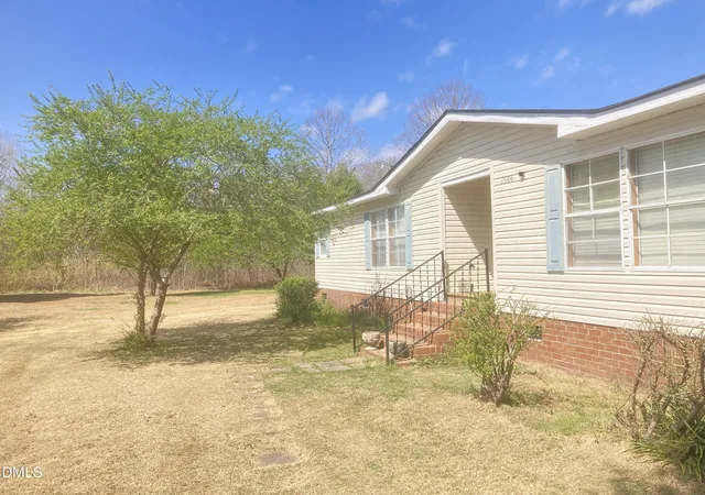 Photo 3 of Single family home for sale at 1586 Gum Swamp Church Rd, Greenville, NC 27834 | MLS# 10157727 | Listing updated on 2026-09-08