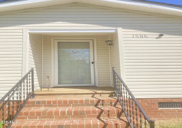 Photo 4 of Single family home for sale at 1586 Gum Swamp Church Rd, Greenville, NC 27834 | MLS# 10157727 | Listing updated on 2026-09-08