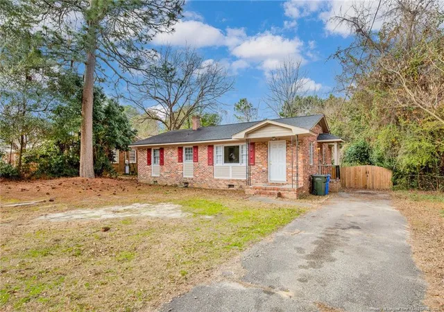 Photo 2 of Single family home for sale at 1672 Wellons Dr, Fayetteville, NC 28304 | MLS# 755524 | Listing updated on 2026-09-17