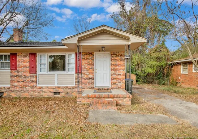 Photo 3 of Single family home for sale at 1672 Wellons Dr, Fayetteville, NC 28304 | MLS# 755524 | Listing updated on 2026-09-17