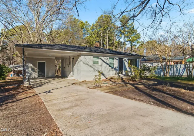 Photo 2 of Sale Pending at 626 S Hoover Rd, Durham, NC 27703 | MLS# 10142502 | Listing updated on 2026-07-18