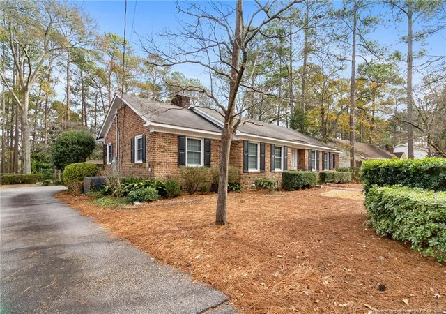 2nd image of 501 Edinburgh Dr, Fayetteville, NC 28303 | MLS# 754543