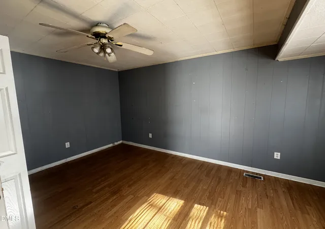 Photo 3 of Single family home for sale at 102 Hartley Dr, Smithfield, NC 27577 | MLS# 10143303 | Listing updated on 2026-07-18
