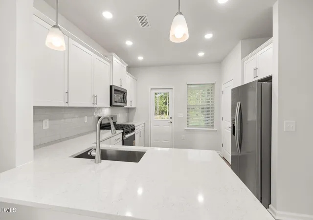Photo 4 of Sale Pending at 637 Fosterton Cottage Way, Raleigh, NC 27603 | MLS# 10143428 | Listing updated on 2026-07-18