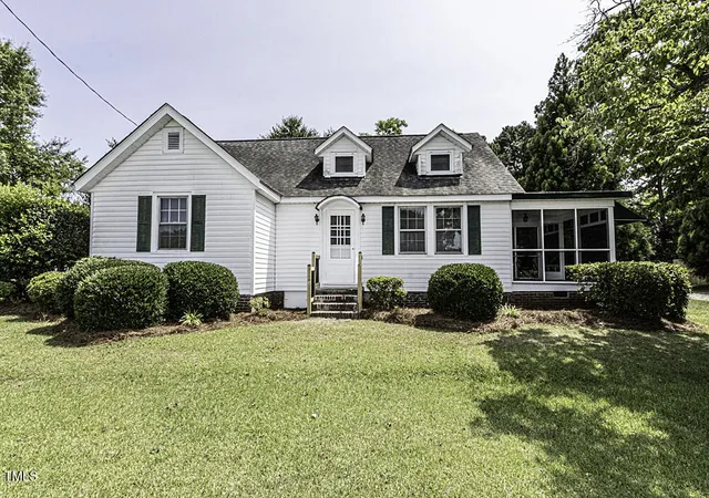 2nd image of 931 Eastern Ave, Nashville, NC 27856 | MLS# 10145853