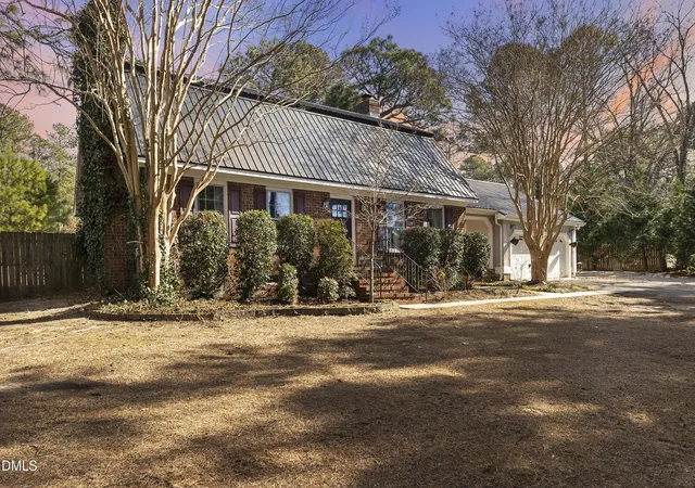 Photo 4 of Single Family Residence at 1023 Devonshire Trl, Aberdeen, NC 28315 | MLS# 10145189 | | Sold on 2026-07-13