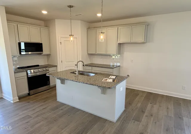 Photo 4 of Sale Pending at 61 W Coulter Ct, Selma, NC 27576 | MLS# 10150575 | Listing updated on 2026-08-23