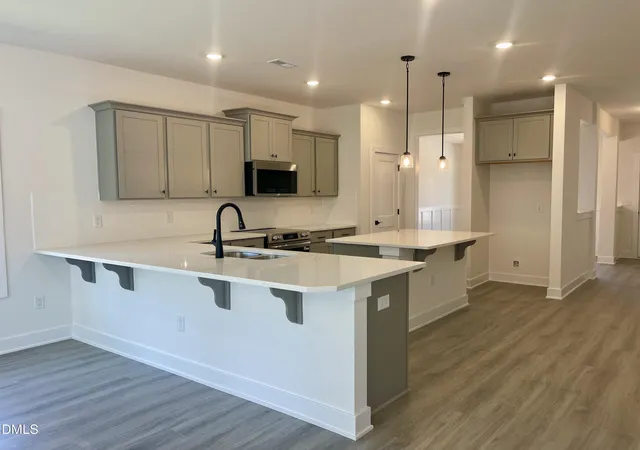 Photo 4 of Single family home for sale at 526 Middleton Ct, Sanford, NC 27330 | MLS# 10144055 | Listing updated on 2026-10-08