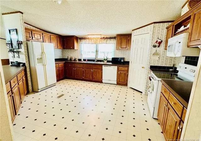 4th image of 225 Angel Dr, Fayetteville, NC 28306 | MLS# 756971