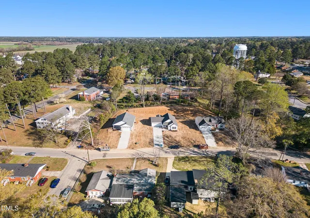 Photo 2 of Single family home for sale at 1709 Elizabeth Dr #2, Kinston, NC 28504 | MLS# 10145198 | Listing updated on 2026-07-23